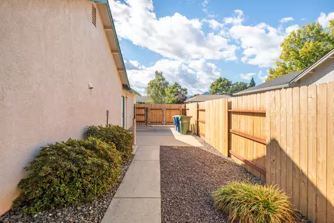 Exterior - 4453 Rose Terrace Dr, Redding, CA 96001 photo 17 of 21