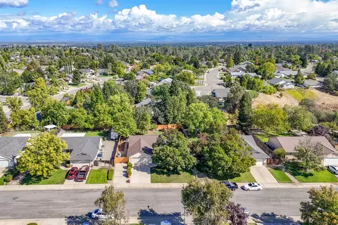 View/Area - 4453 Rose Terrace Dr, Redding, CA 96001 photo 4 of 8