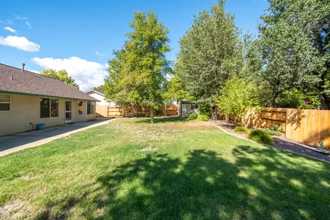 Exterior - 4453 Rose Terrace Dr, Redding, CA 96001 photo 11 of 21