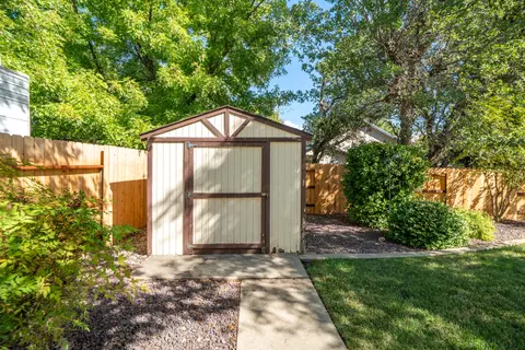 Exterior - 4453 Rose Terrace Dr, Redding, CA 96001 photo 15 of 21