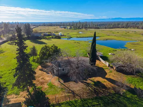 6400 Dale Ln, Anderson, CA 96007