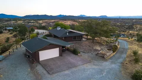 16177 Laurie Ann Ln, Redding, CA 96001