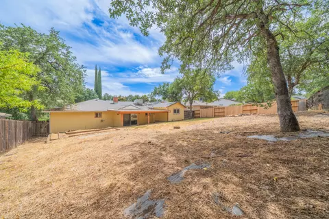 Exterior - 2760 Shasta St, Redding, CA 96001 photo 5 of 7