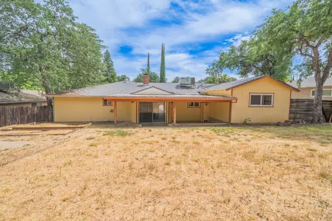 Exterior - 2760 Shasta St, Redding, CA 96001 photo 4 of 7