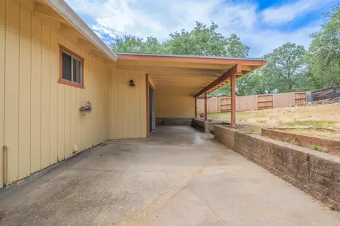 Exterior - 2760 Shasta St, Redding, CA 96001 photo 3 of 7