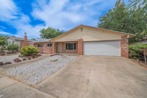 2760 Shasta St, Redding, CA 96001