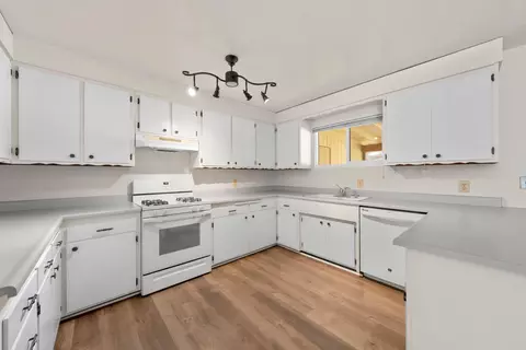 Kitchen - 2760 Shasta St, Redding, CA 96001 photo 1 of 3