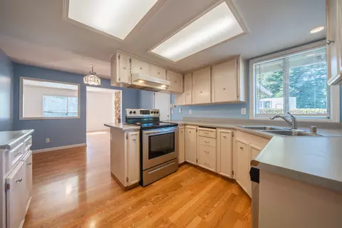 Kitchen - 1153 Ruthie Ln, Redding, CA 96002 photo 2 of 2