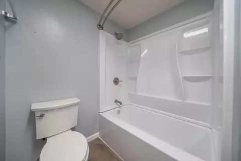 Bath - 1153 Ruthie Ln, Redding, CA 96002 photo 3 of 3