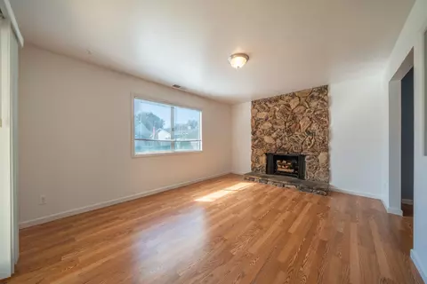 Living - 1153 Ruthie Ln, Redding, CA 96002 photo 3 of 4