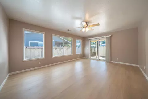 Living - 1153 Ruthie Ln, Redding, CA 96002 photo 4 of 4