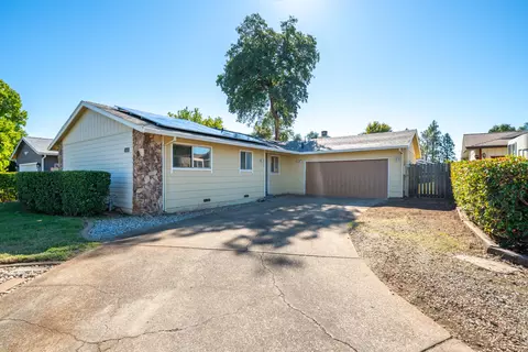 1153 Ruthie Ln, Redding, CA 96002