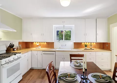 Kitchen - 521 Wetzel Dr, Mccloud, CA 96057 photo 3 of 5