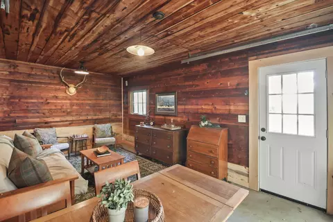 Living - 521 Wetzel Dr, Mccloud, CA 96057 photo 7 of 7