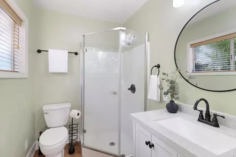 Bath - 521 Wetzel Dr, Mccloud, CA 96057 photo 4 of 4
