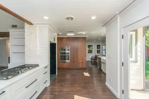 Entry Way - 3475 Oak Haven Ct, Redding, CA 96002 photo 4 of 4