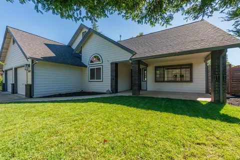 Exterior - 3475 Oak Haven Ct, Redding, CA 96002 photo 5 of 22