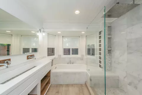 Bath - 3475 Oak Haven Ct, Redding, CA 96002 photo 4 of 5