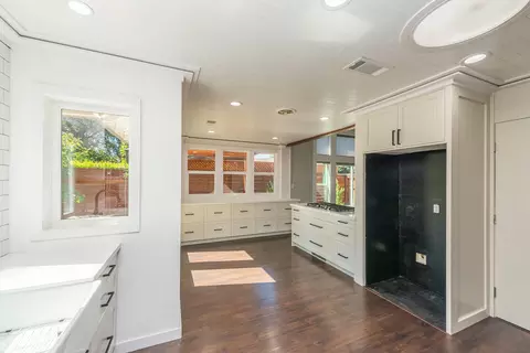 Kitchen - 3475 Oak Haven Ct, Redding, CA 96002 photo 7 of 8