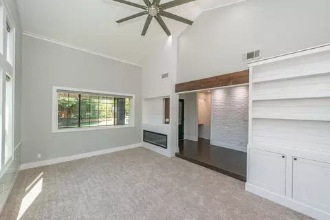 Living - 3475 Oak Haven Ct, Redding, CA 96002 photo 4 of 14