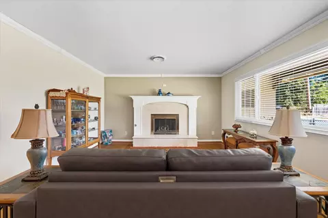 Living - 60 Rose Ln, Redding, CA 96003 photo 5 of 6