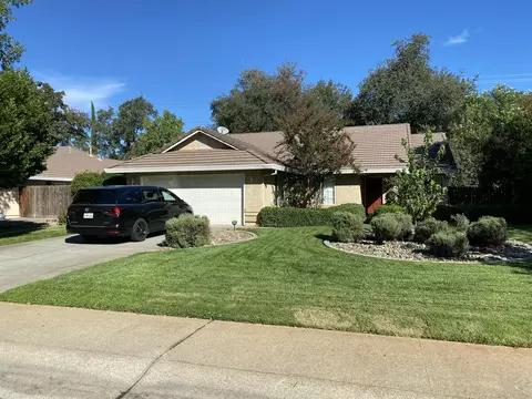 2416 Castlewood Dr, Redding, CA 96002