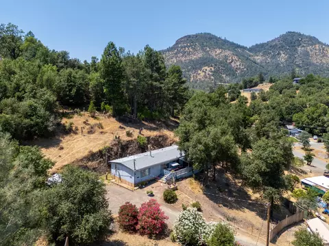 14764 Hill Vista Ct, Redding, CA 96003
