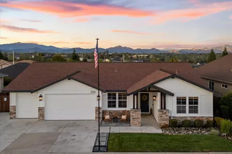654 Rogue River Way, Redding, CA 96003 photo 37