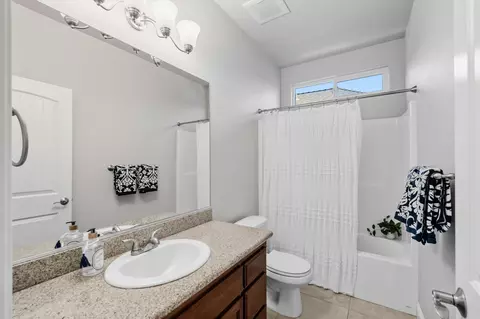 654 Rogue River Way, Redding, CA 96003 photo 13