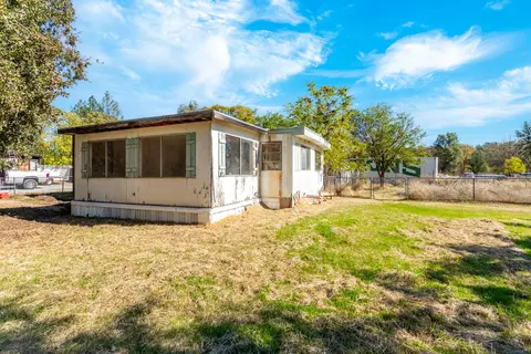 11791 Deschutes Rd, Bella Vista, CA 96008