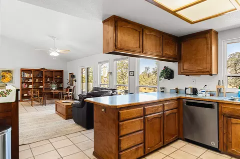 Kitchen - 14420 Mesa Ct, Red Bluff, CA 96080 photo 5 of 5