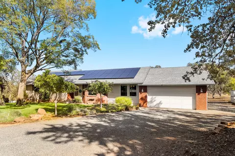 Exterior - 14420 Mesa Ct, Red Bluff, CA 96080 photo 2 of 10