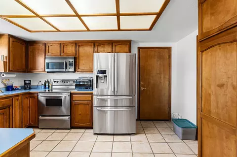Kitchen - 14420 Mesa Ct, Red Bluff, CA 96080 photo 4 of 5