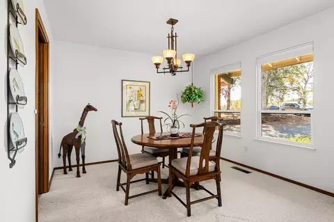 Dining - 14420 Mesa Ct, Red Bluff, CA 96080 photo 2 of 2
