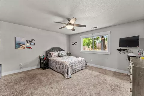 Bedroom - 6518 Mullen Pkwy, Redding, CA 96001 photo 1 of 5