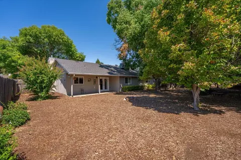 Exterior - 6518 Mullen Pkwy, Redding, CA 96001 photo 5 of 6