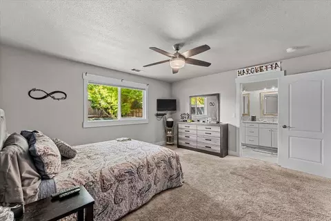 Bedroom - 6518 Mullen Pkwy, Redding, CA 96001 photo 3 of 5