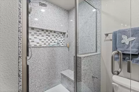 Bath - 6518 Mullen Pkwy, Redding, CA 96001 photo 2 of 3