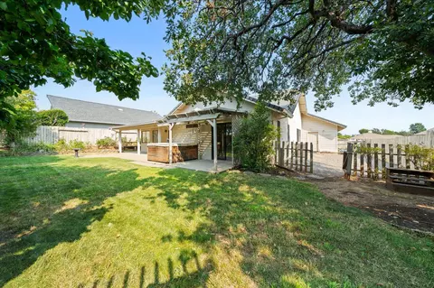 2733 Crystal Tree Dr, Redding, CA 96001 photo 40