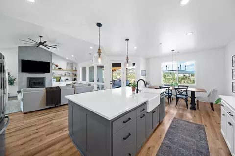 9976 Tilton Mine Rd, Redding, CA 96001 photo 7