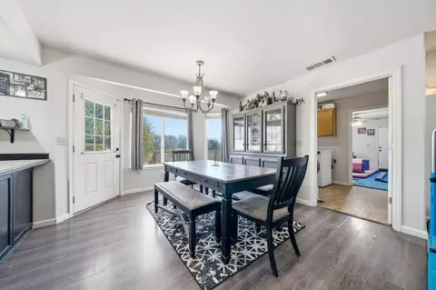 10095 Frazier Rd, Redding, CA 96003 photo 8