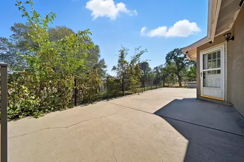 10095 Frazier Rd, Redding, CA 96003 photo 23