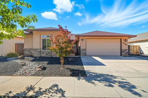 5556 Muir Peak Rd, Redding, CA 96002