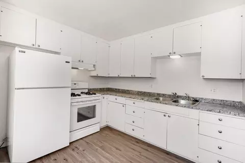 Kitchen - 2235 Tehama St, Redding, CA 96001 photo 3 of 4