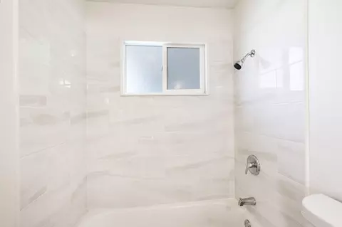 Bath - 2235 Tehama St, Redding, CA 96001 photo 2 of 3