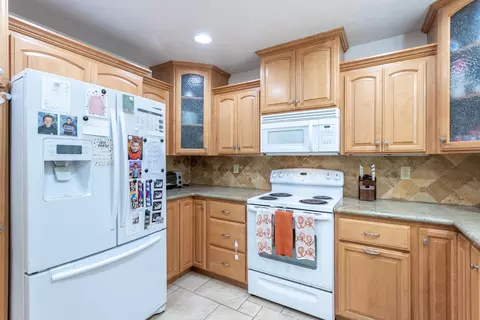 Kitchen - 6494 Leonard Dr, Redding, CA 96001 photo 2 of 4
