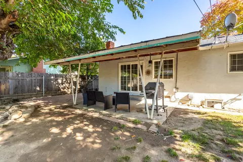 Exterior - 6494 Leonard Dr, Redding, CA 96001 photo 5 of 9