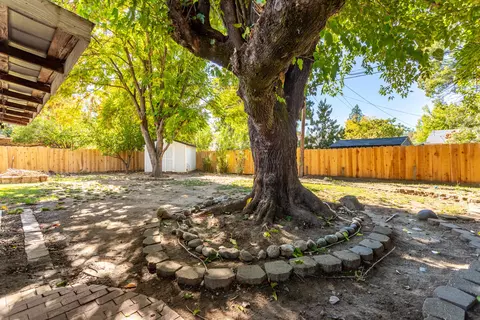 Exterior - 6494 Leonard Dr, Redding, CA 96001 photo 8 of 9