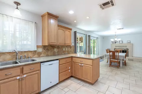 Kitchen - 6494 Leonard Dr, Redding, CA 96001 photo 3 of 4