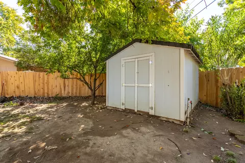 Exterior - 6494 Leonard Dr, Redding, CA 96001 photo 3 of 9